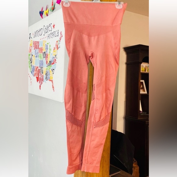 Alala Yoga Leggings Pink Sand Women’s Size Large NWOT - Picture 5 of 9